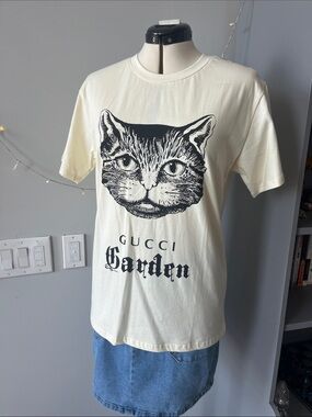 Gucci Cream Tee with Black Cat Graphic